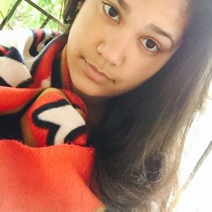 Meet your Posher, Naysa